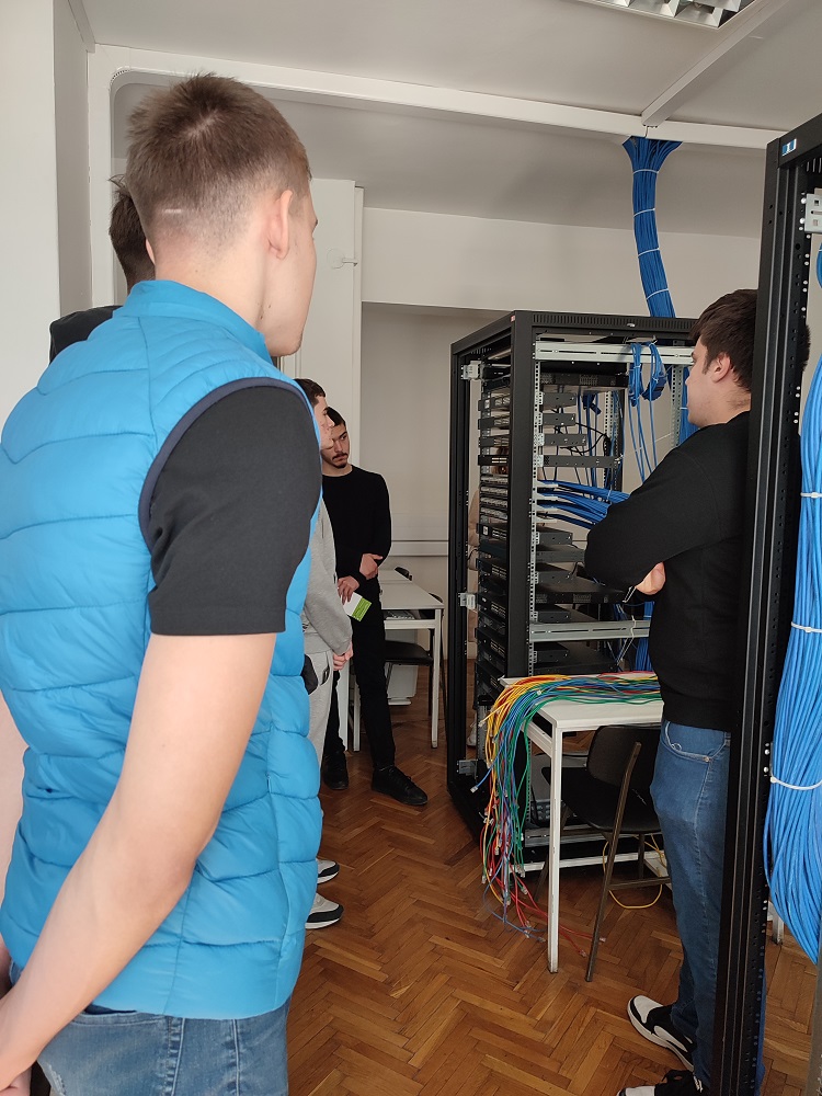 Velika otvorena vrata