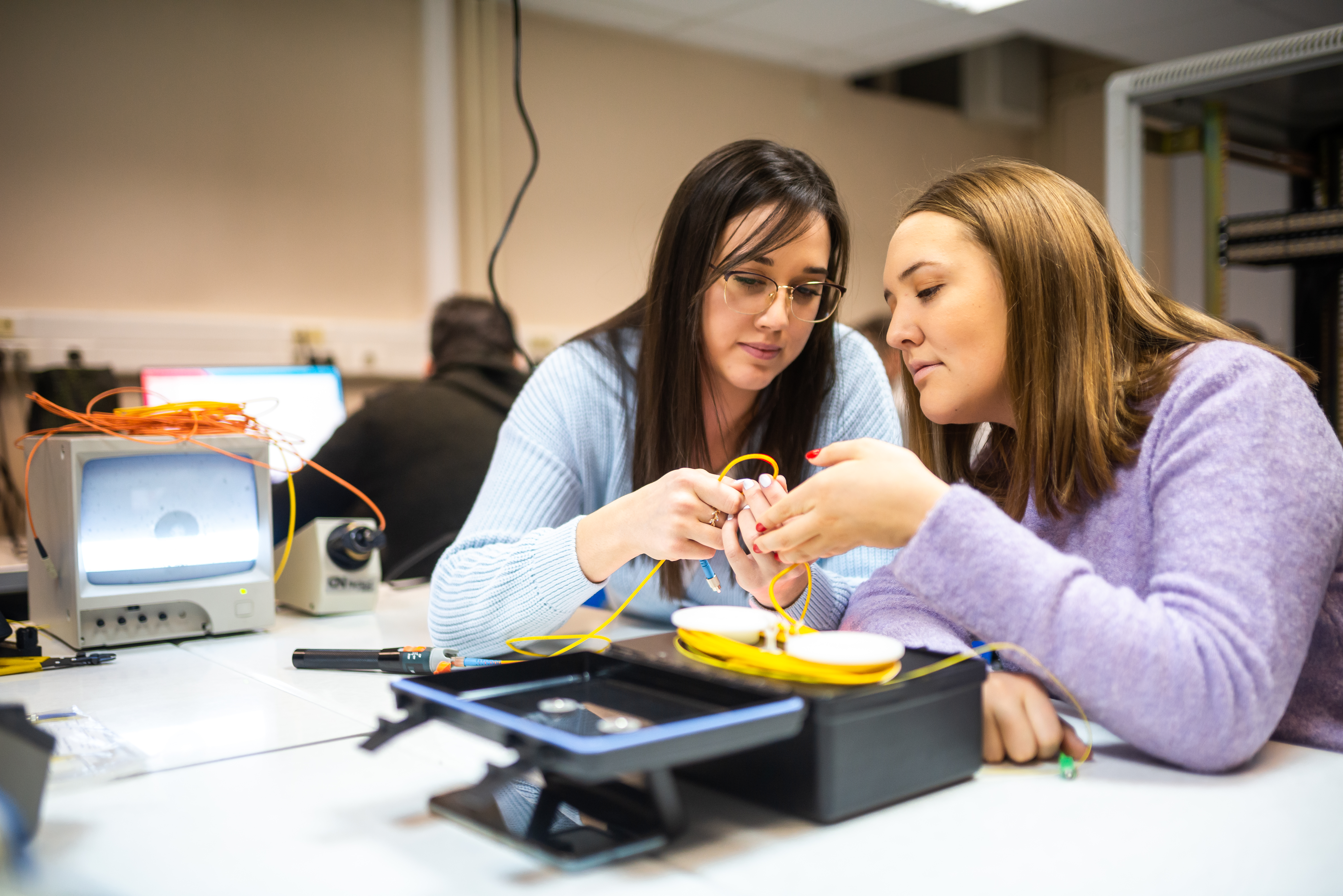 Лабораторија за оптичке и приступне мреже у Високој ICT школи