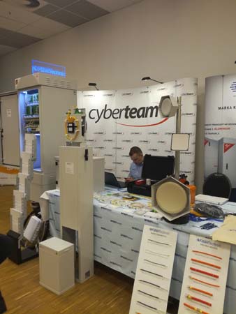 Наставници Високе ICT школе на европском MUM-у у Берлину (април 2018.) Наставници Високе ICT школе на европском MUM-у у Берлину (април 2018.)